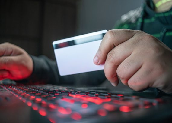Learn how to avoid gift card scams with Quantum Fiber.