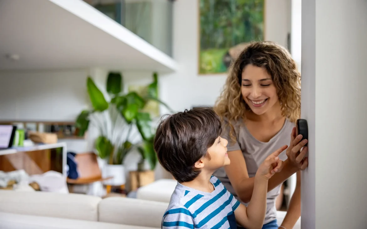 Energy saving tech: Smart home thermostat