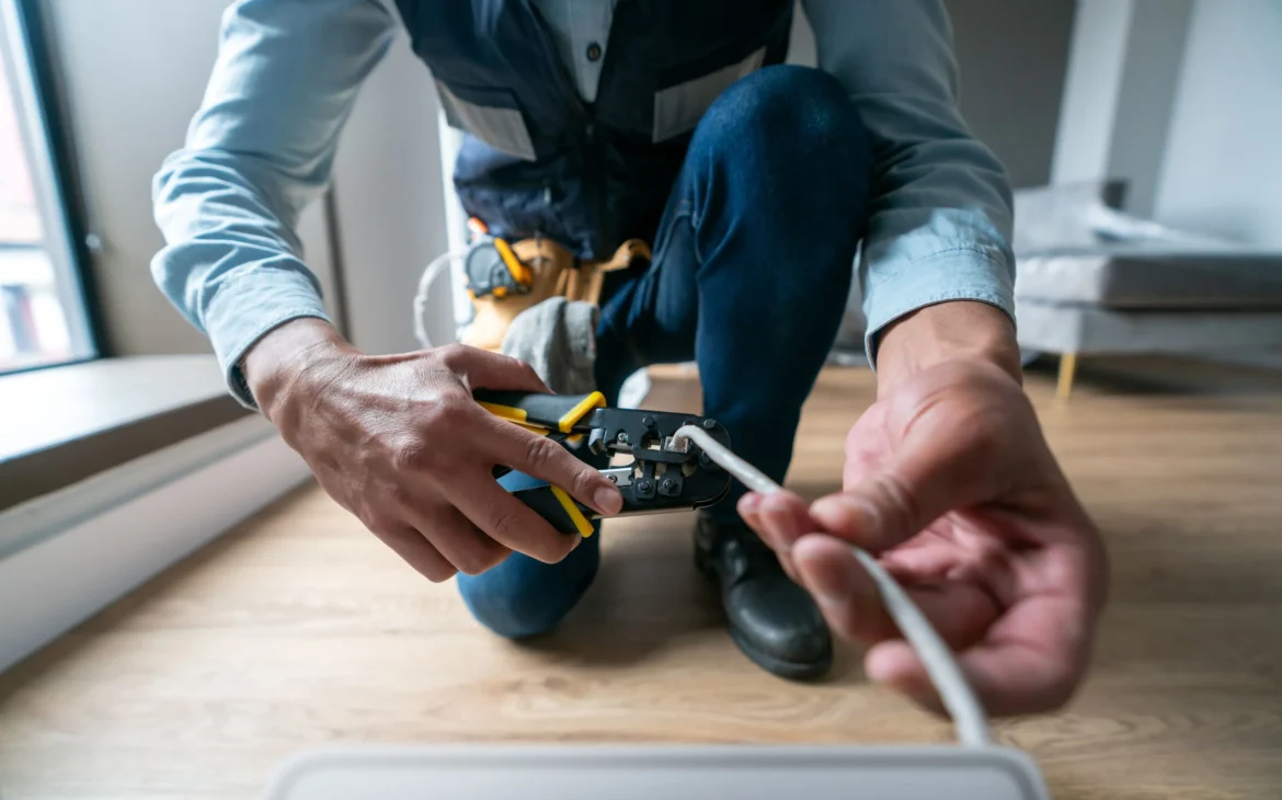 Fiber installation technician